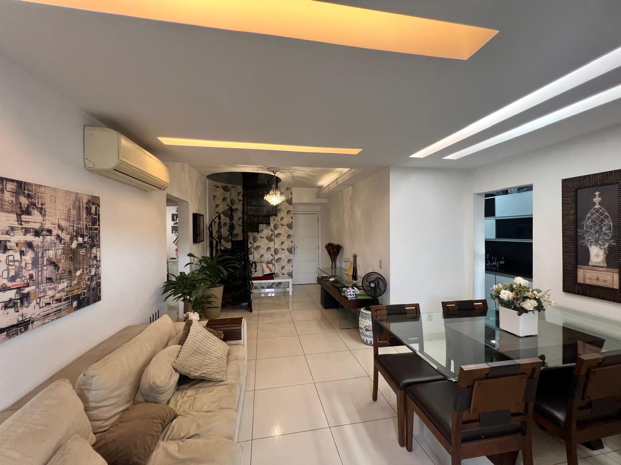 #374 - Apartamento para Venda em Rio de Janeiro - RJ
