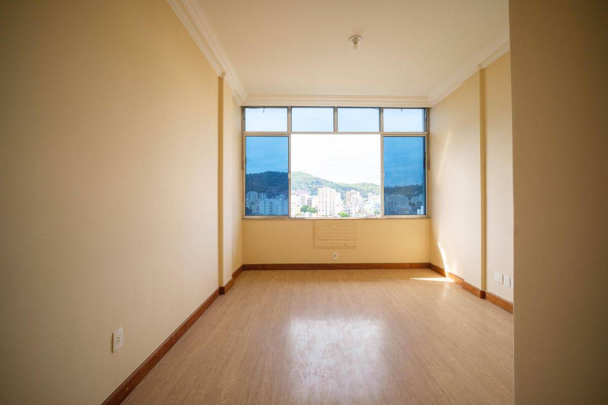 #400 - Apartamento para Venda em Rio de Janeiro - RJ
